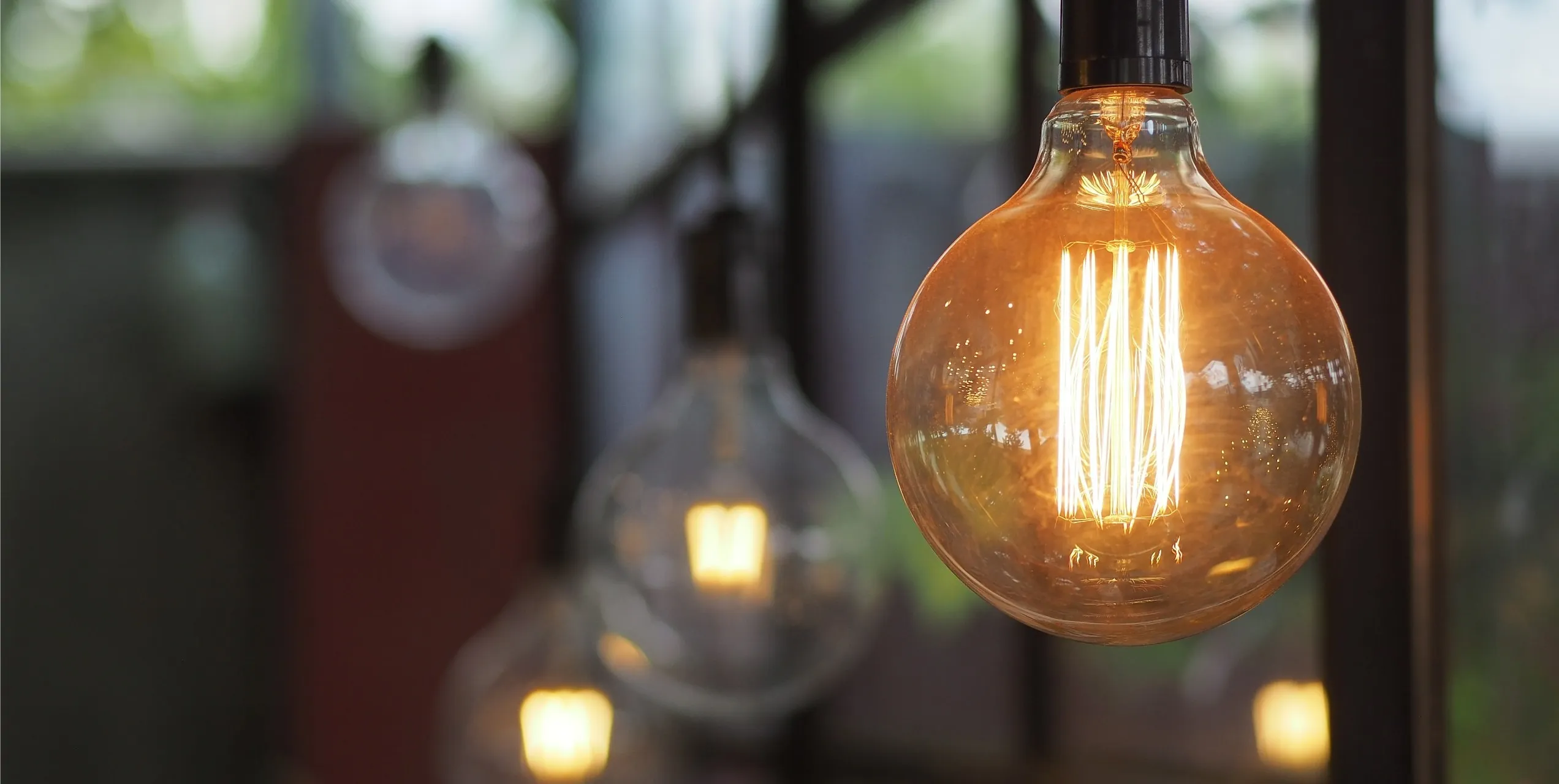 Warm glowing light bulb